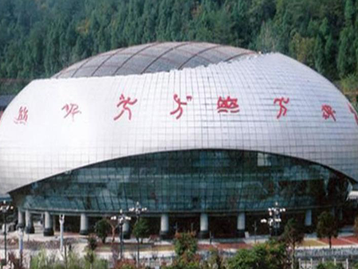 新郑体育中心球形网架加工安装